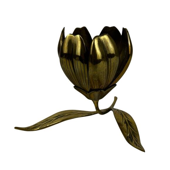 VINTAGE BRASS LOTUS FLOWER ASHTRAY WITH SIX REMOVABLE PETALS - Picture 9 of 10